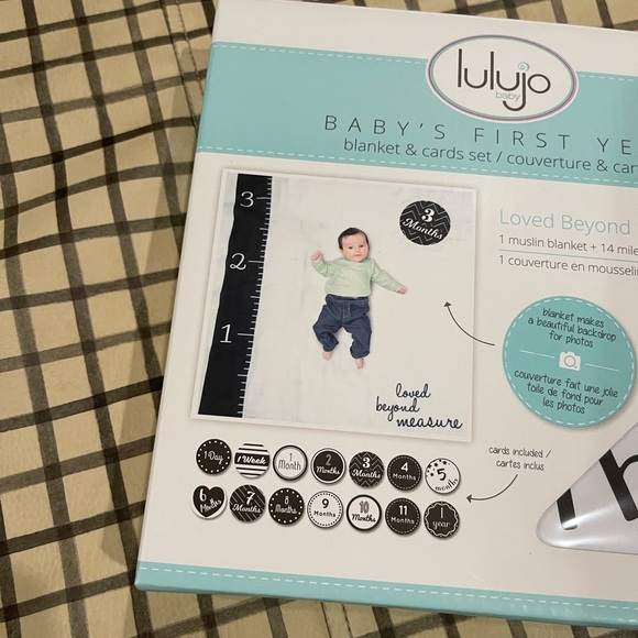 Lulujo Monthly Milestone Blanket & Cards - Picture 2 of 8